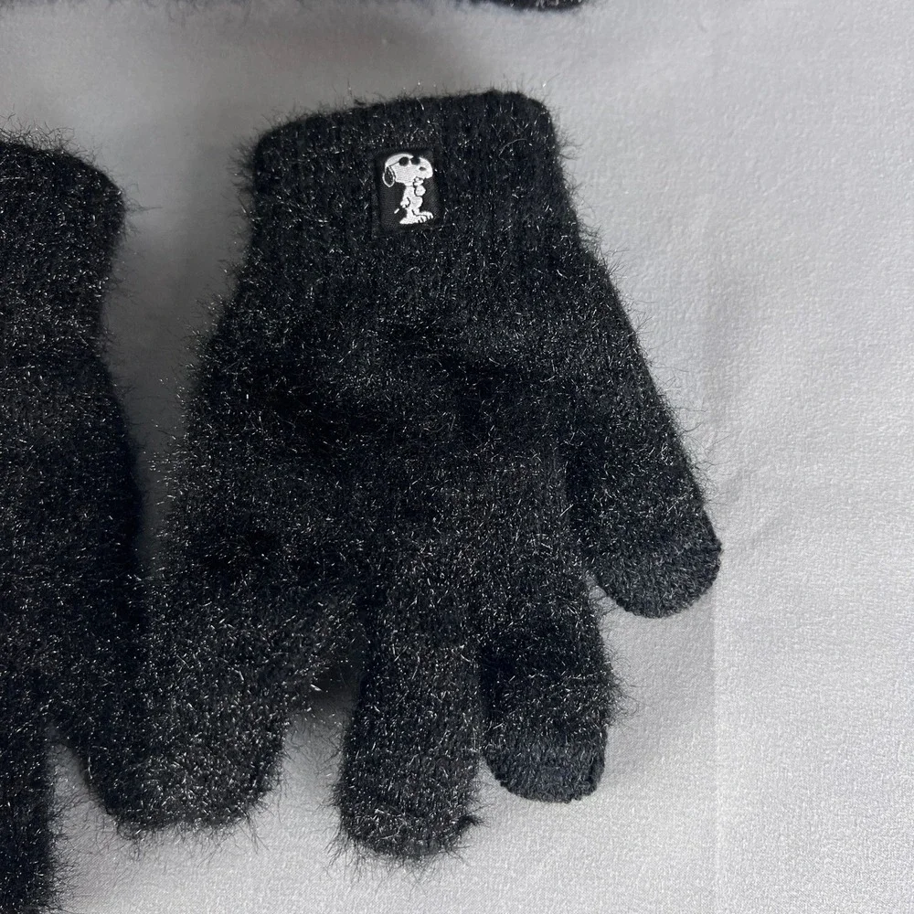 Peanuts Beanie Hat Gloves Set Kids One Size Knit Black Snoopy Winter Warm
